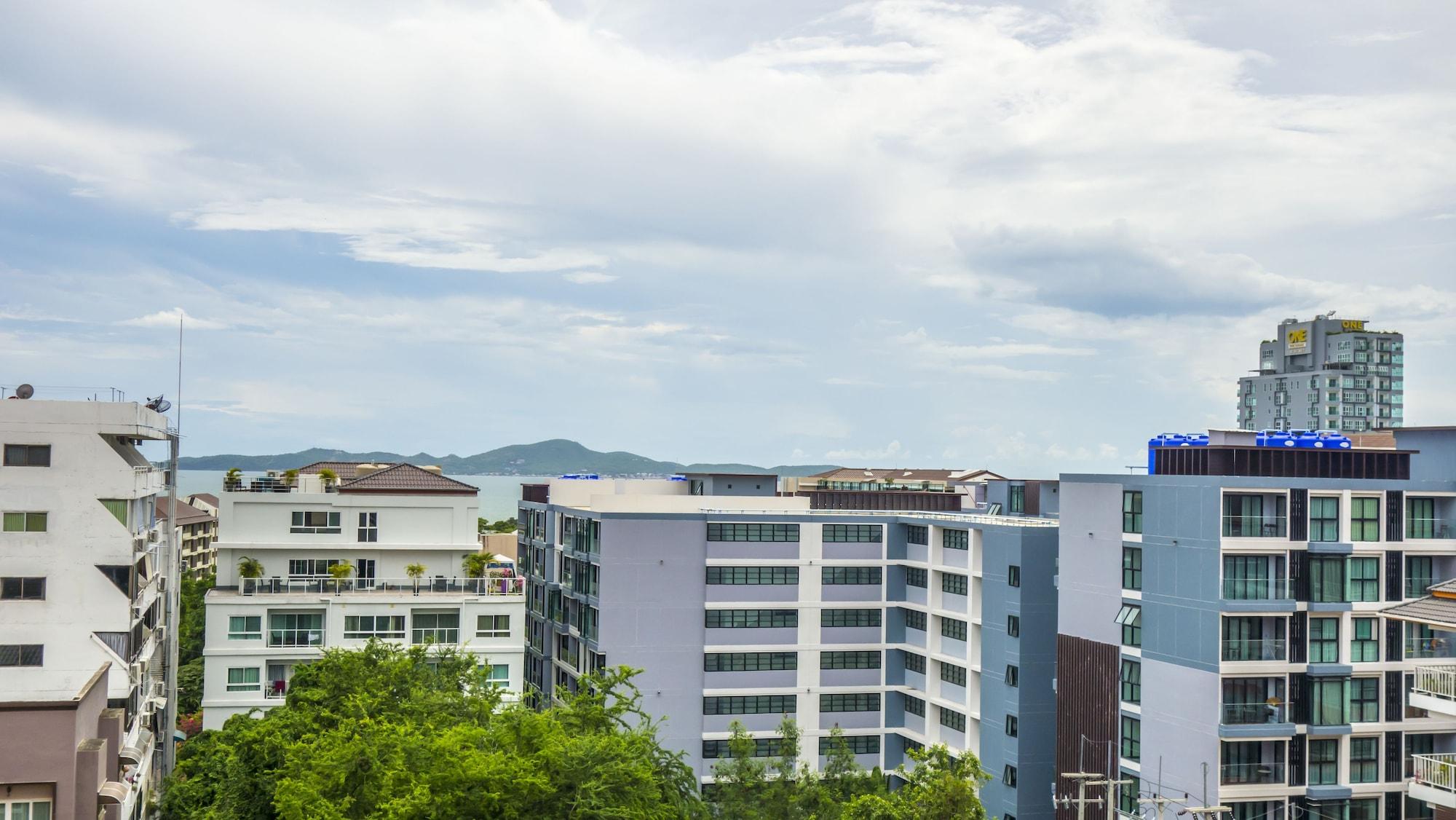 Unique Regency Pattaya Hotel Exterior photo