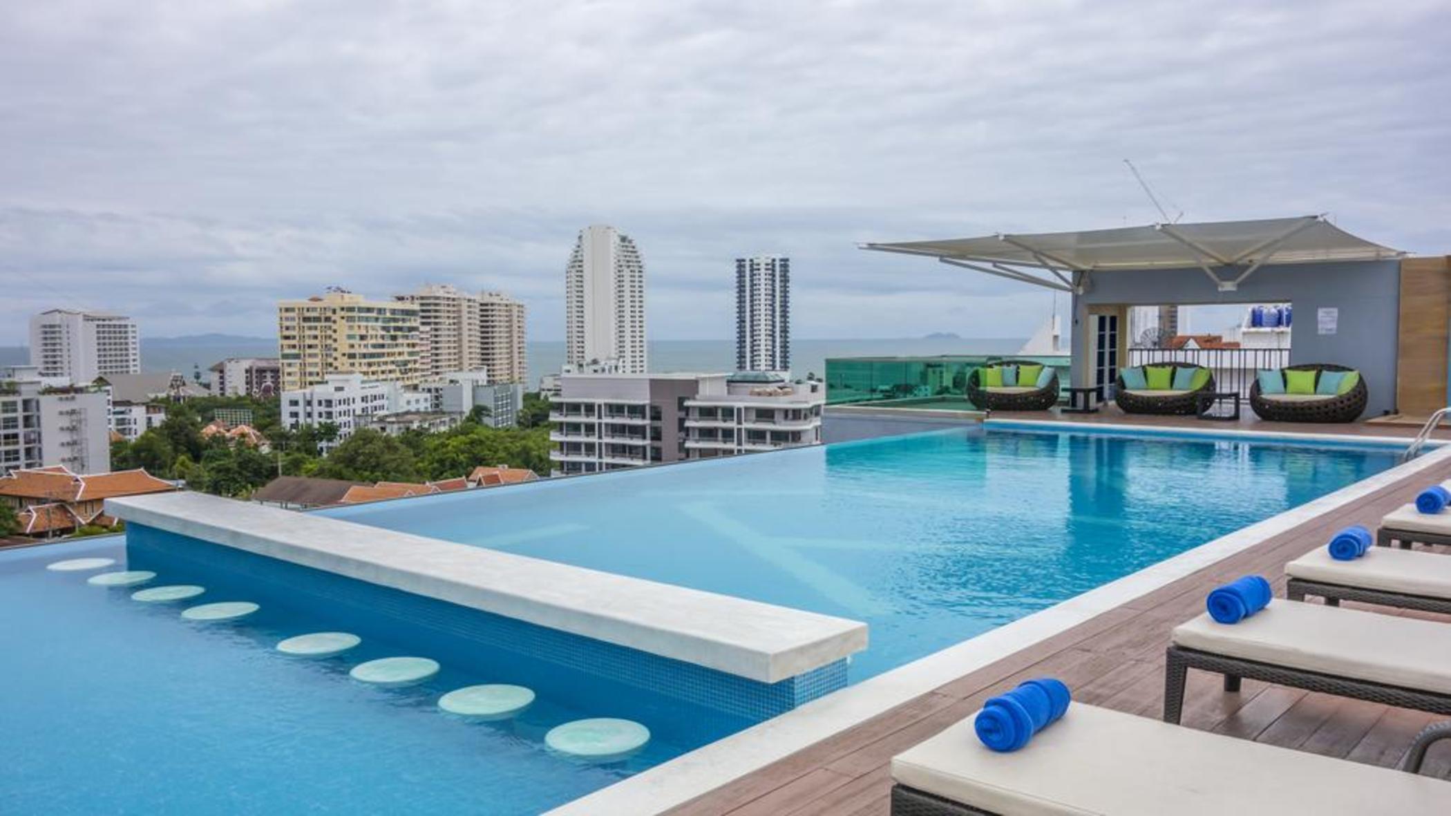 Unique Regency Pattaya Hotel Exterior photo